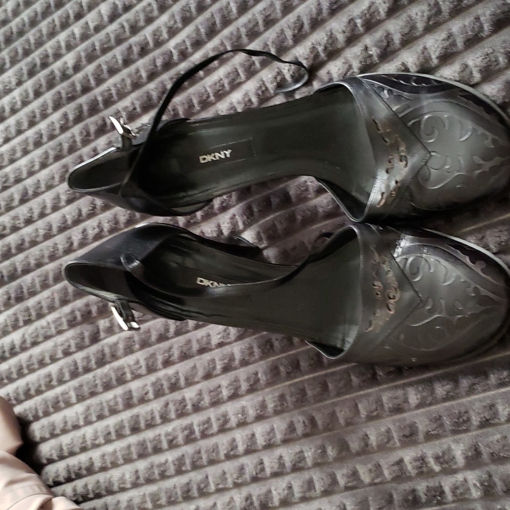 Shoes - Picture 3 of 3